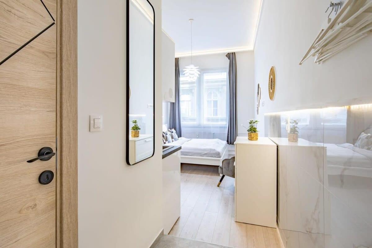 Ultra Central - New - Comfy Studio Budapest Esterno foto